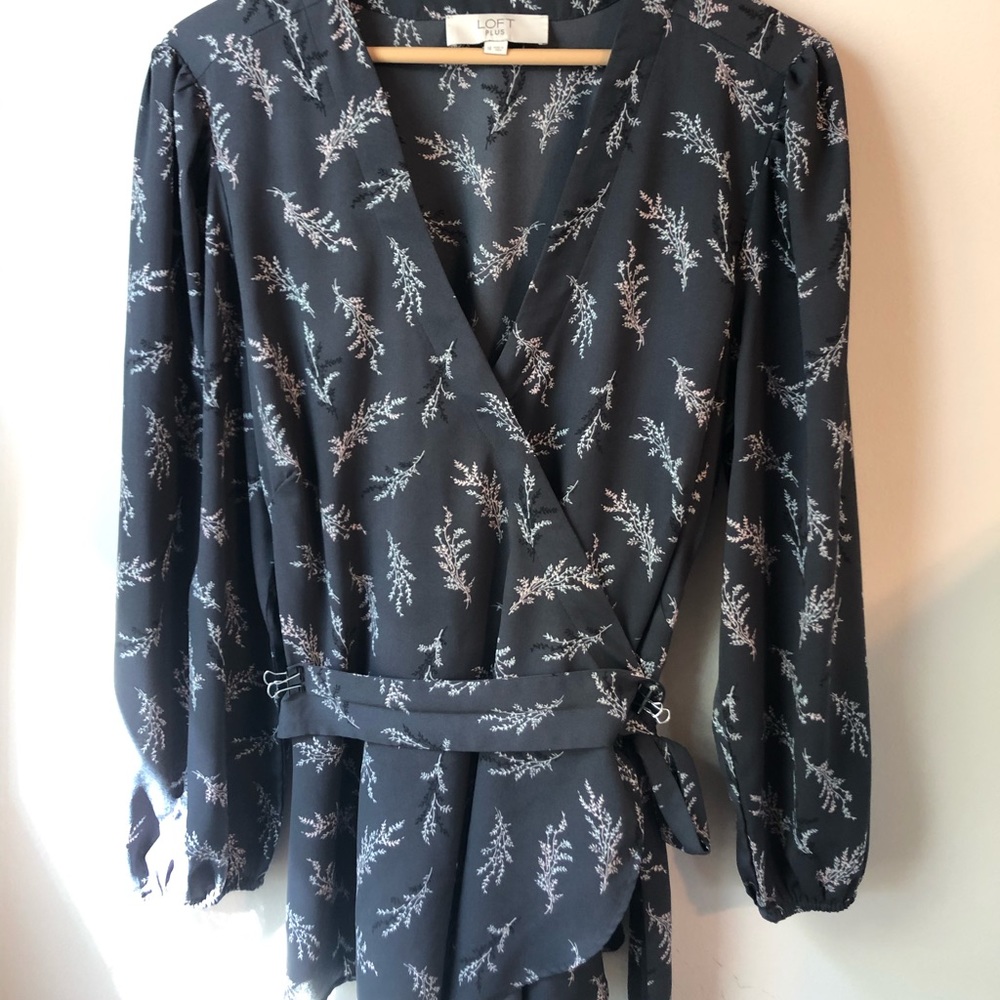 LOFT Plus Wrap Top